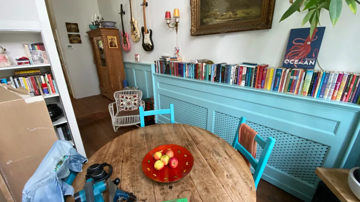 View 2 of Verwarmingskast